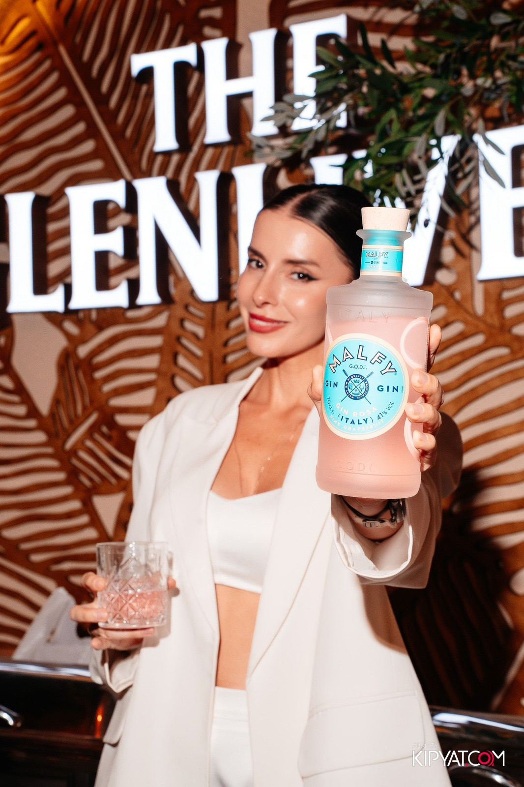 MOOD KARAOKE & TERRACE. КИПЯТКОМ АЛМАТЫ!