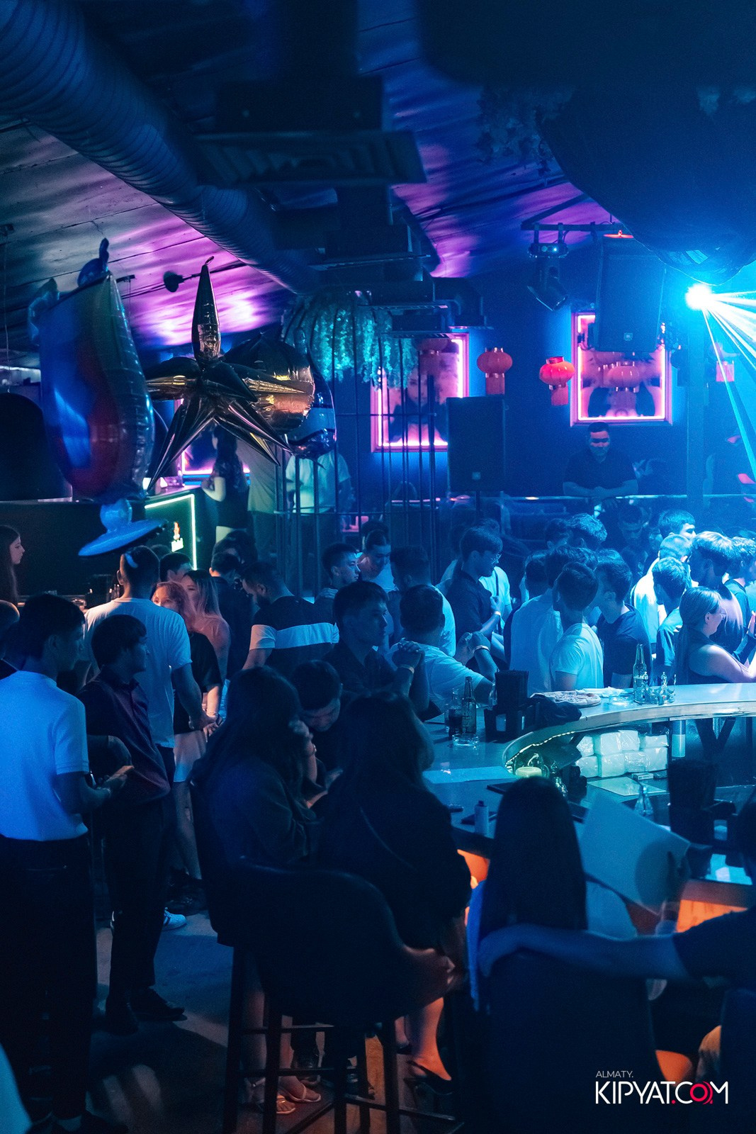 UYAT EMES BAR. КИПЯТКОМ АЛМАТЫ!