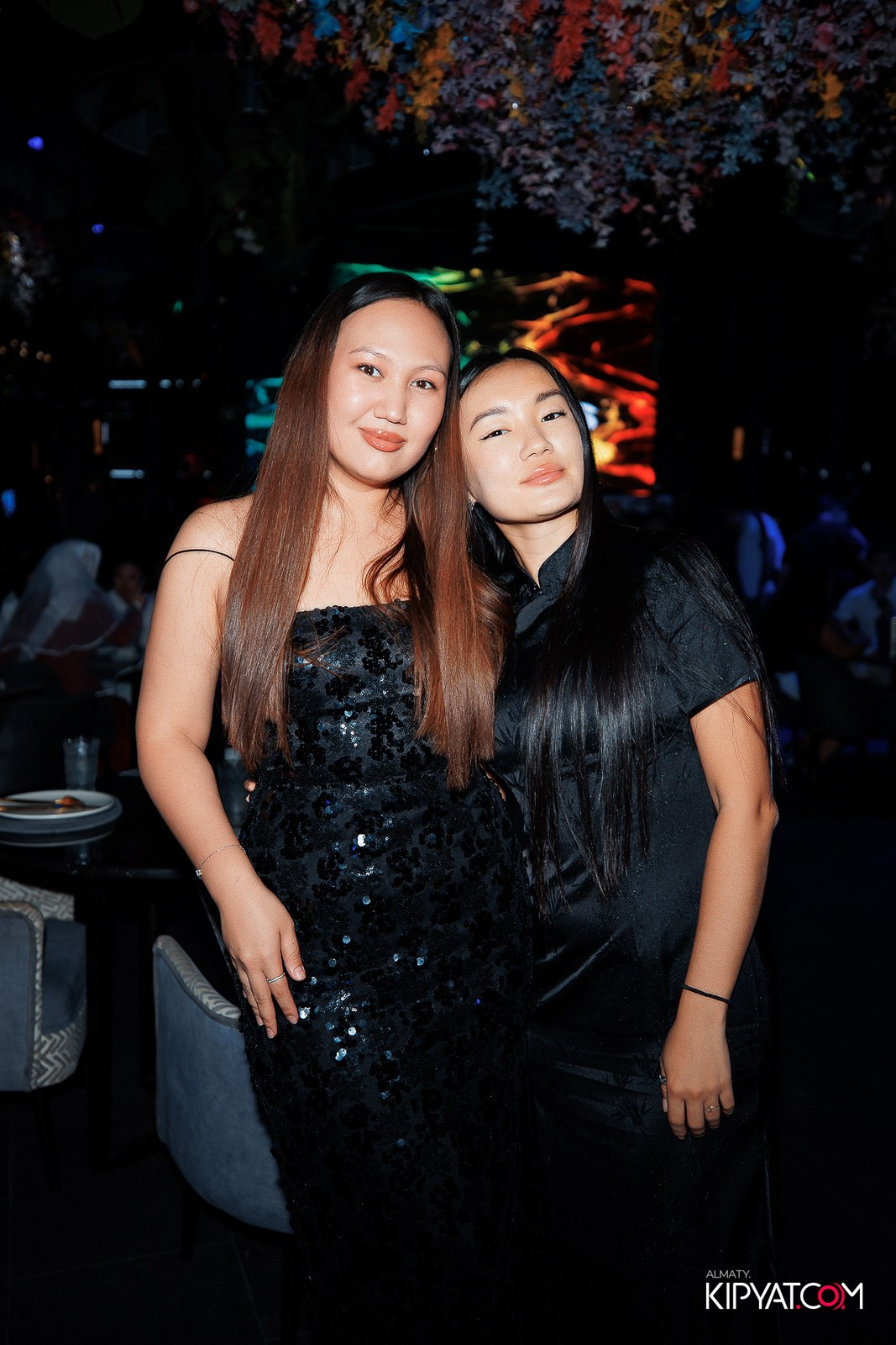 FRIENDS BAR & TERRACE. КИПЯТКОМ АЛМАТЫ!