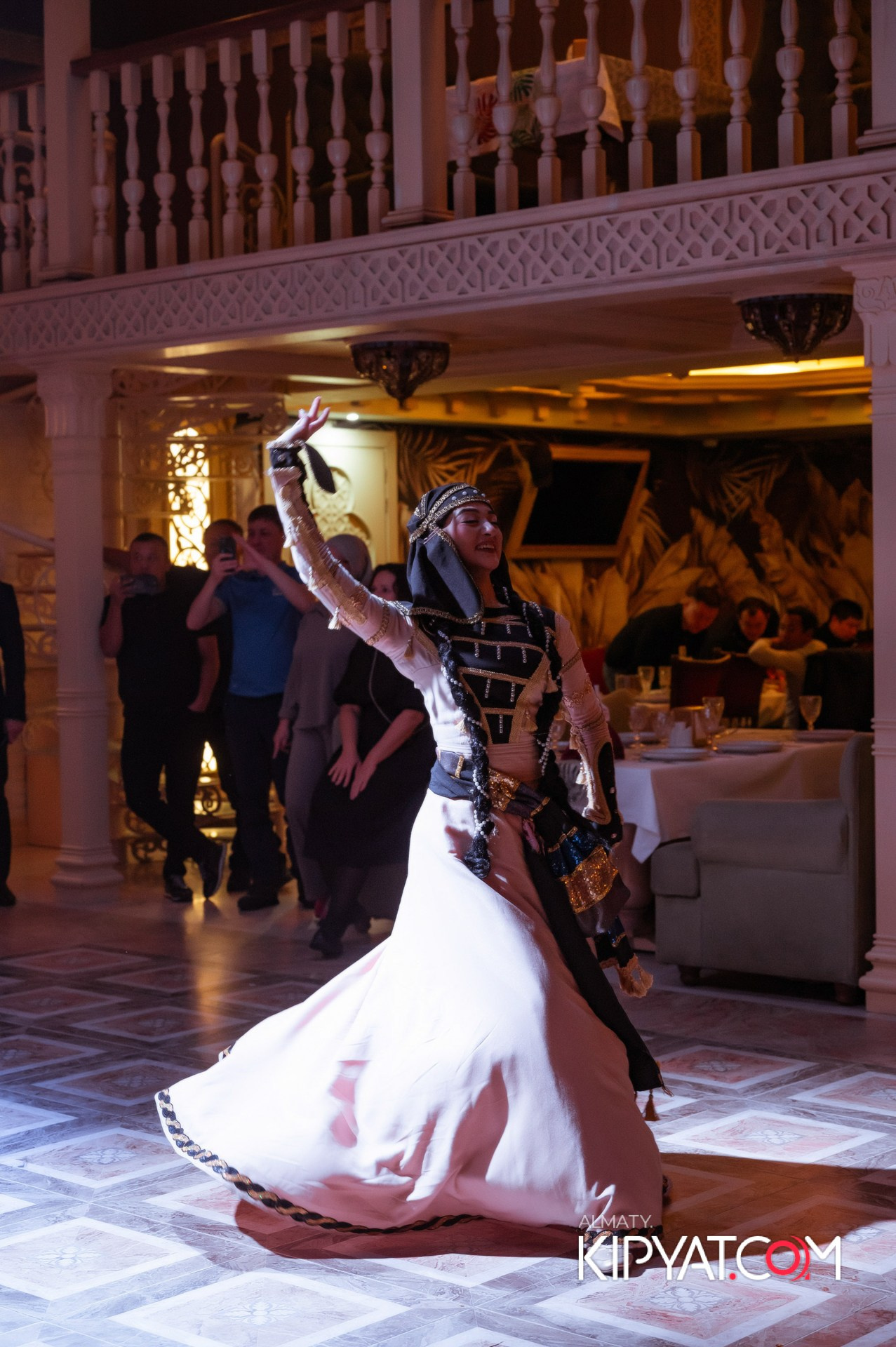 ALAZANI НА КАБАНБАЙ БАТЫРА. КИПЯТКОМ АЛМАТЫ!