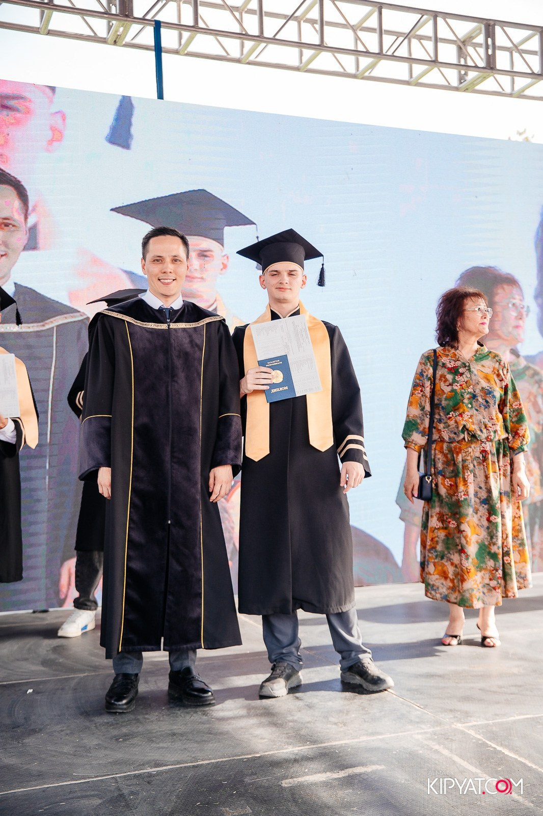 ВРУЧЕНИЕ ДИПЛОМОВ — НАРХОЗ КОЛЛЕДЖ. Part 3. КИПЯТКОМ АЛМАТЫ!