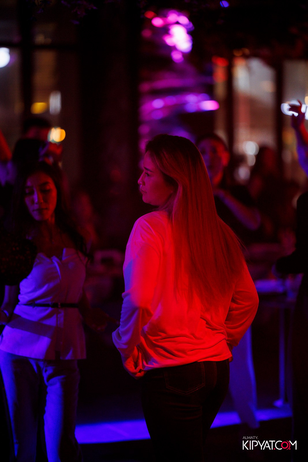 FRIENDS BAR & TERRACE. КИПЯТКОМ АЛМАТЫ! Фотосъемка мероприятий в Алматы