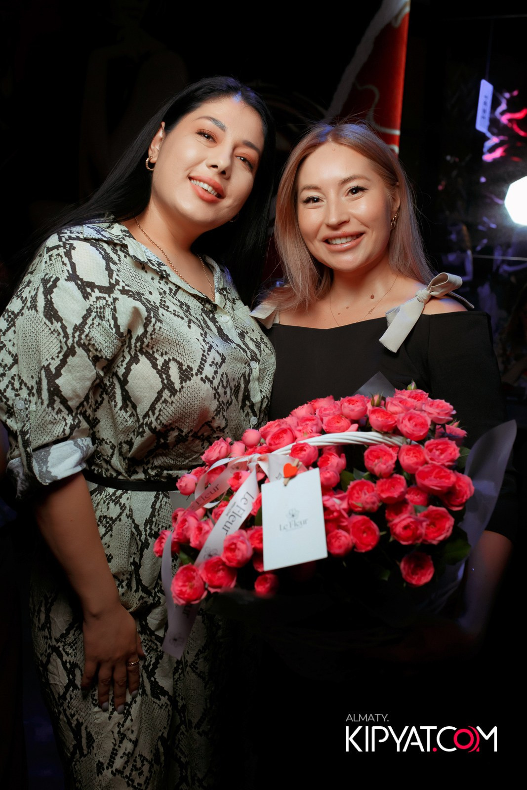 FRIENDS BAR & TERRACE. КИПЯТКОМ АЛМАТЫ!