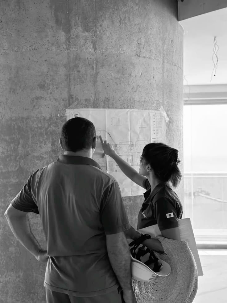 Сотрудники за работой. Главная