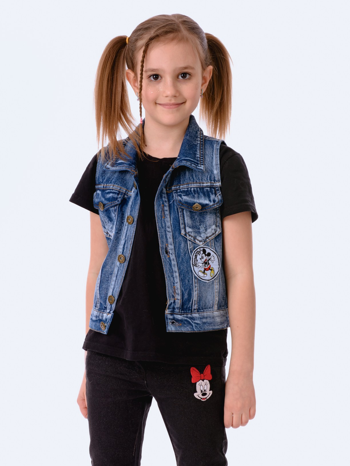 Детская фотосъемка для каталогов одежды и рекламы. Gramy-studio: фото, видео, инфографика и 3D визуализация для маркетплейсов