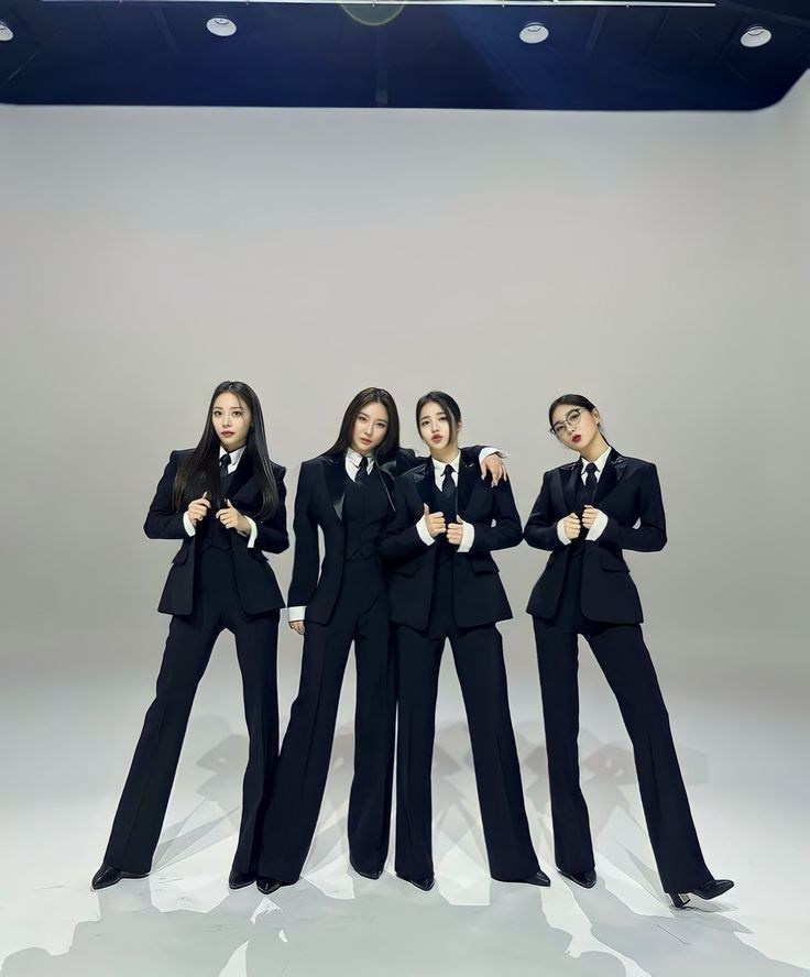 По трое-пятеро