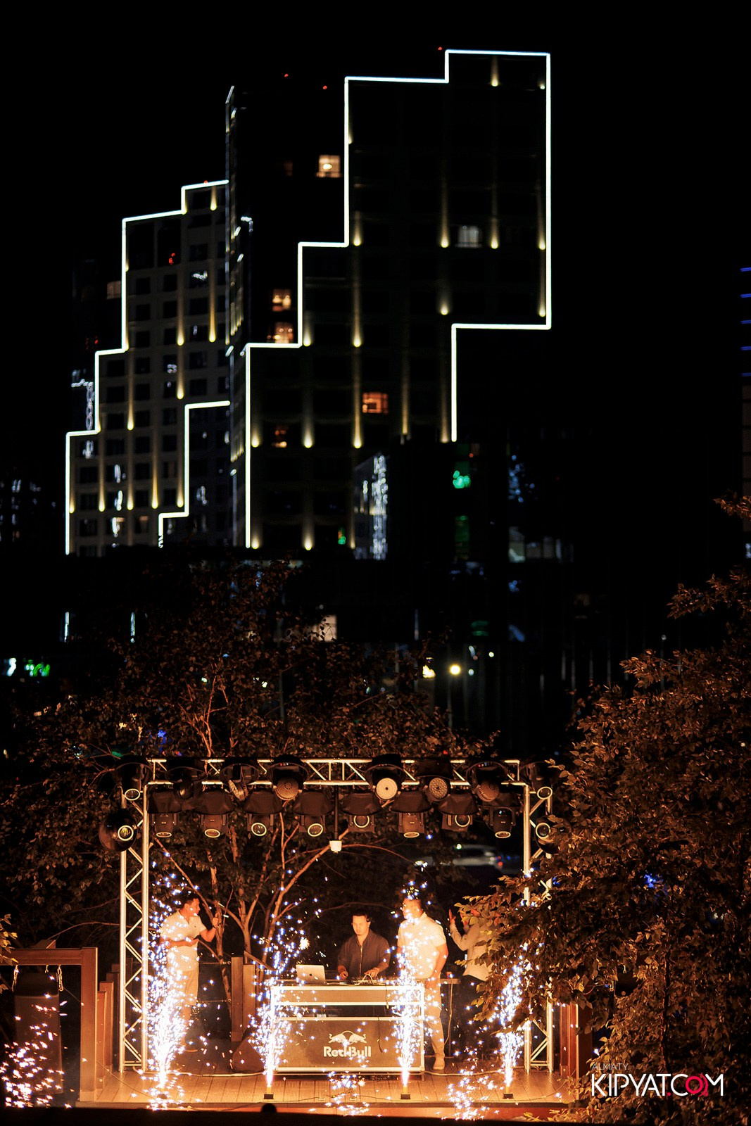 EVENT BAR. КИПЯТКОМ АЛМАТЫ!