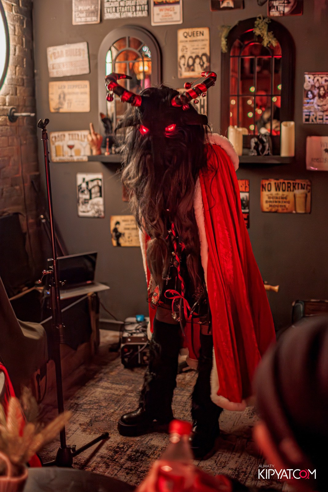 MERRY CREEPYSTMASS AND SPOOKY NEW YEAR — QUEEN OF THE DARKNESS BAR. КИПЯТКОМ АЛМАТЫ!