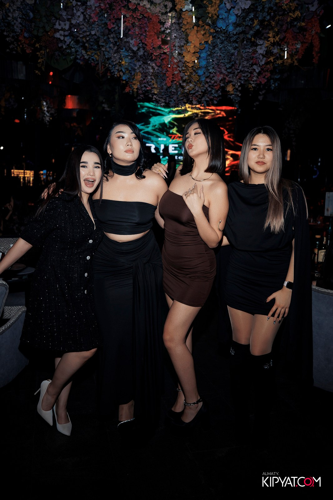 FRIENDS BAR & TERRACE. КИПЯТКОМ АЛМАТЫ! Фотосъемка мероприятий в Алматы