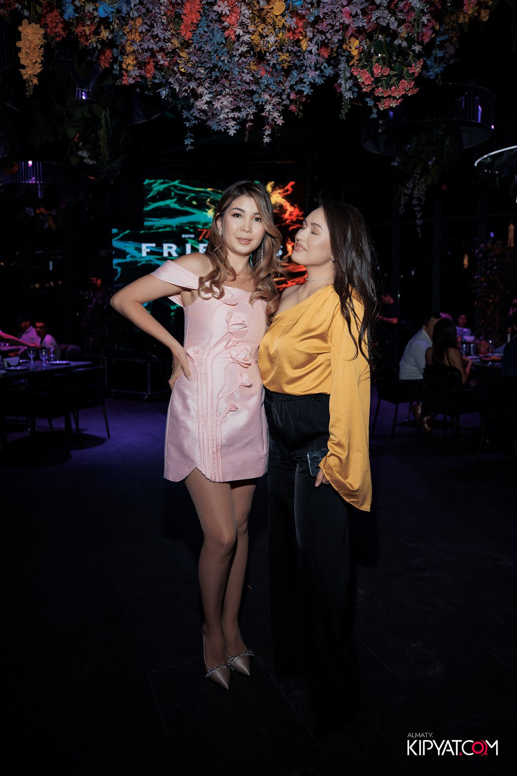 FRIENDS BAR & TERRACE. КИПЯТКОМ АЛМАТЫ!