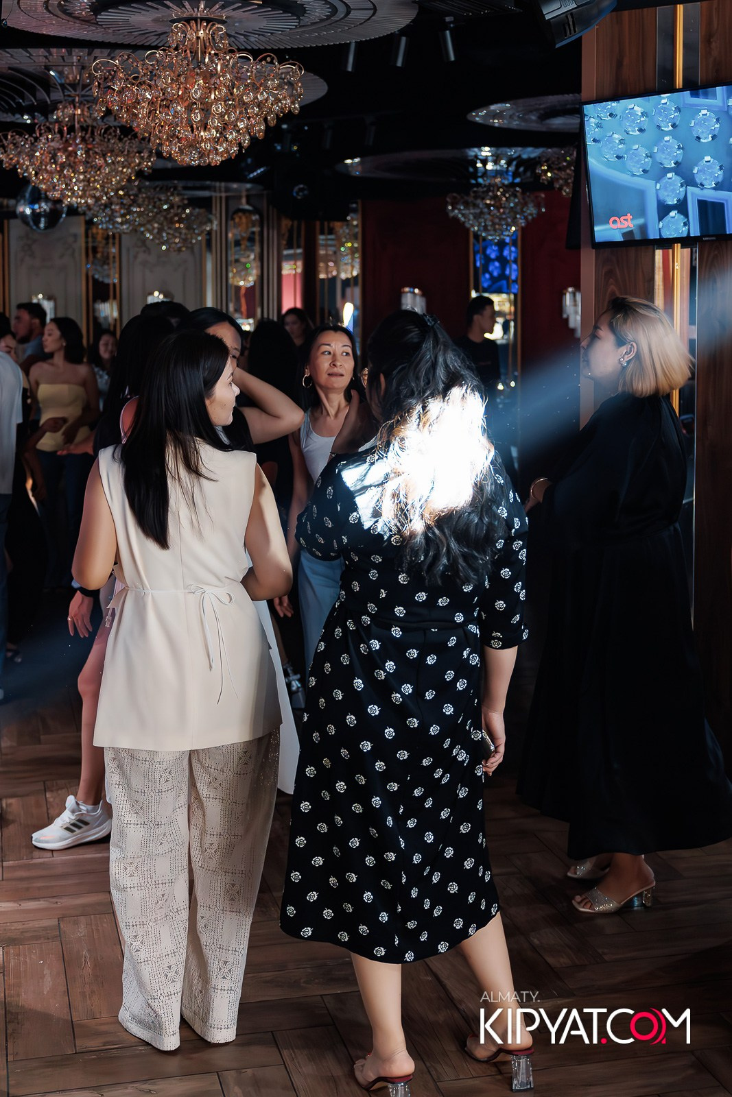 ЗАЯ, НА БИС. КИПЯТКОМ АЛМАТЫ!