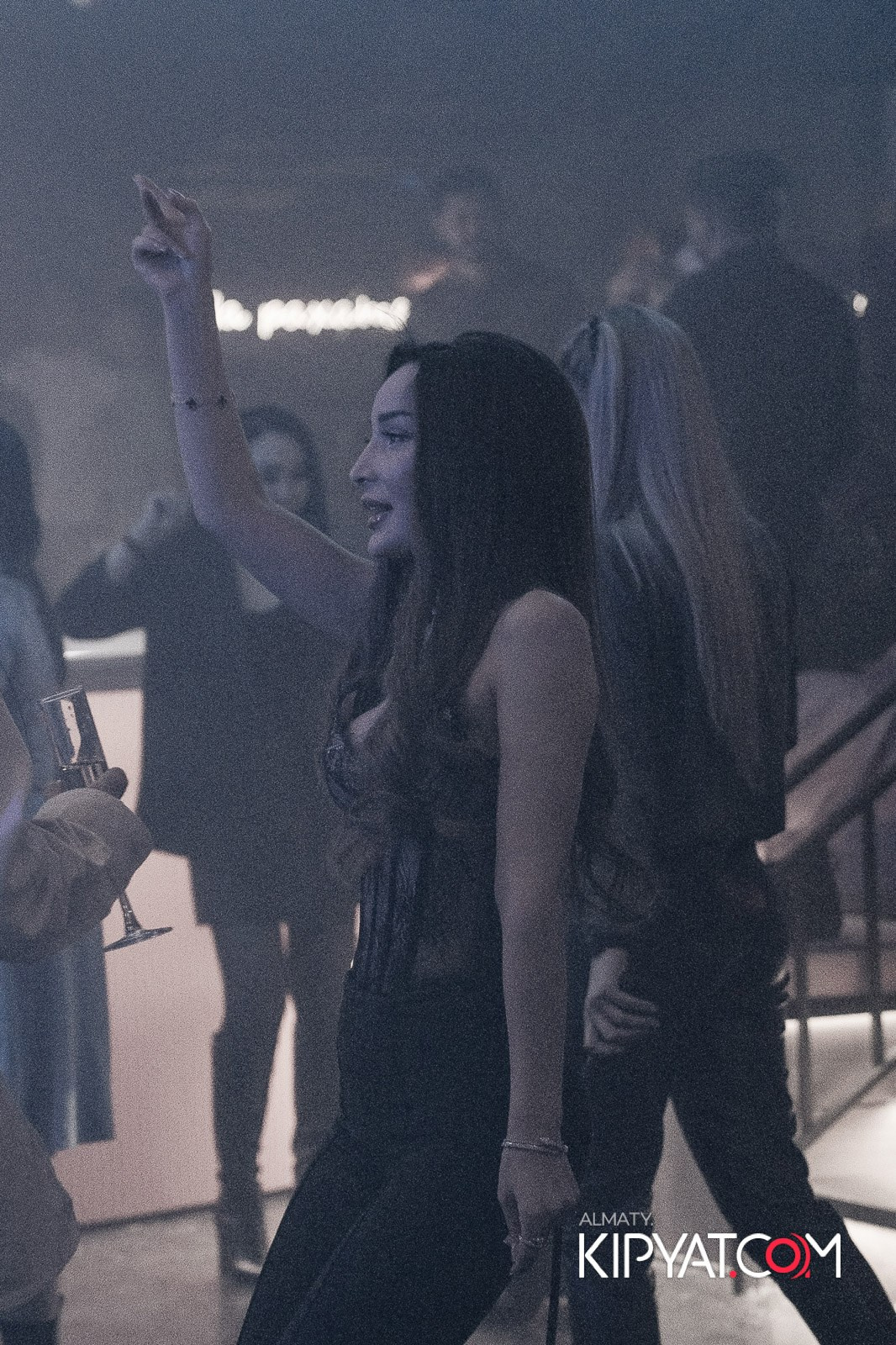 SANTA BARBARA — ВЫСТУПЛЕНИЕ LIZWI. КИПЯТКОМ АЛМАТЫ!