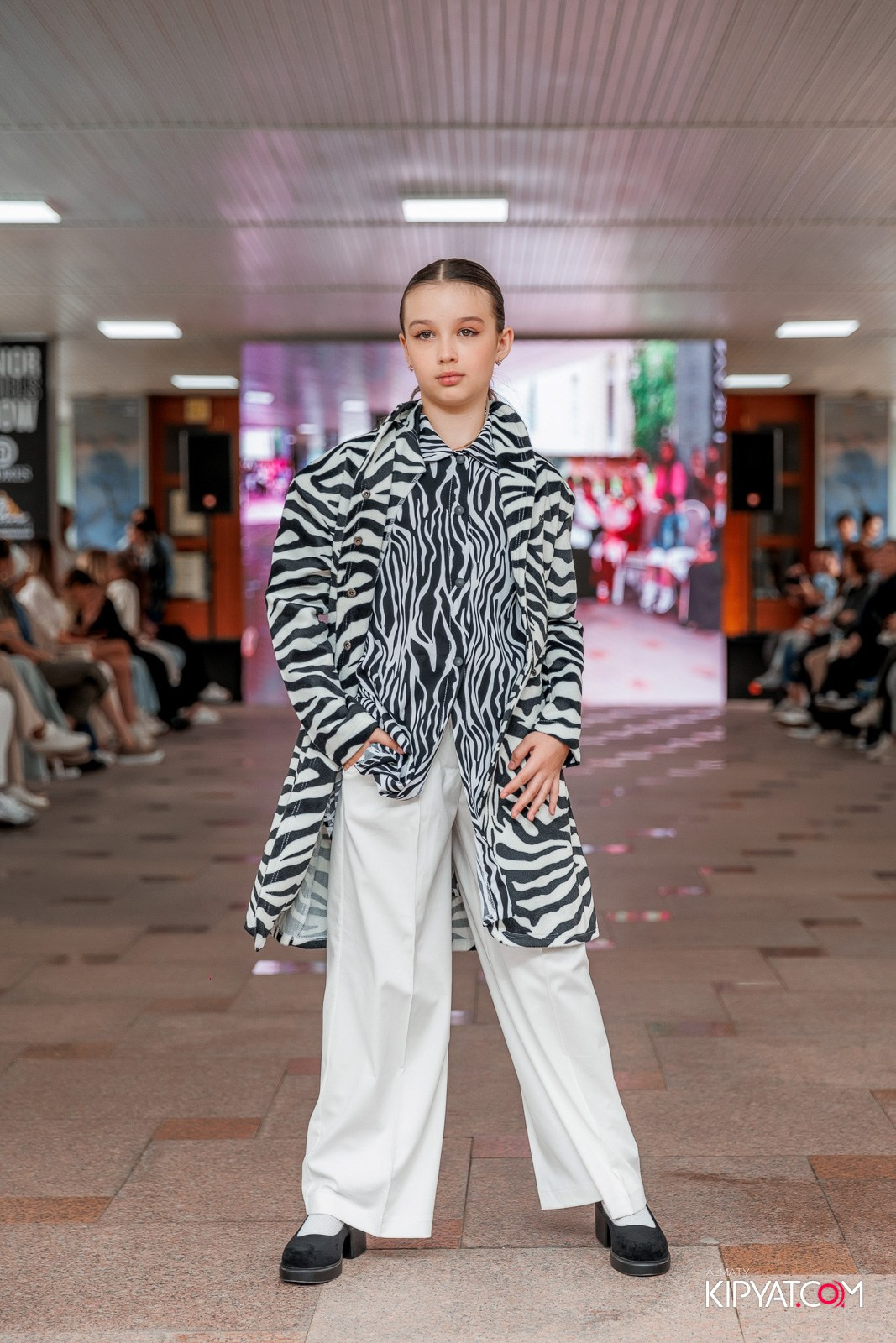 JUNIOR FASHION SHOW. КИПЯТКОМ АЛМАТЫ!