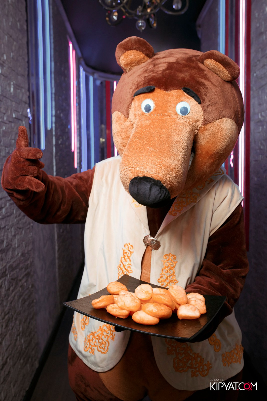 УХО И МЕДВЕДЬ НА ГАГАРИНА. КИПЯТКОМ АЛМАТЫ! Фотосъемка мероприятий в Алматы