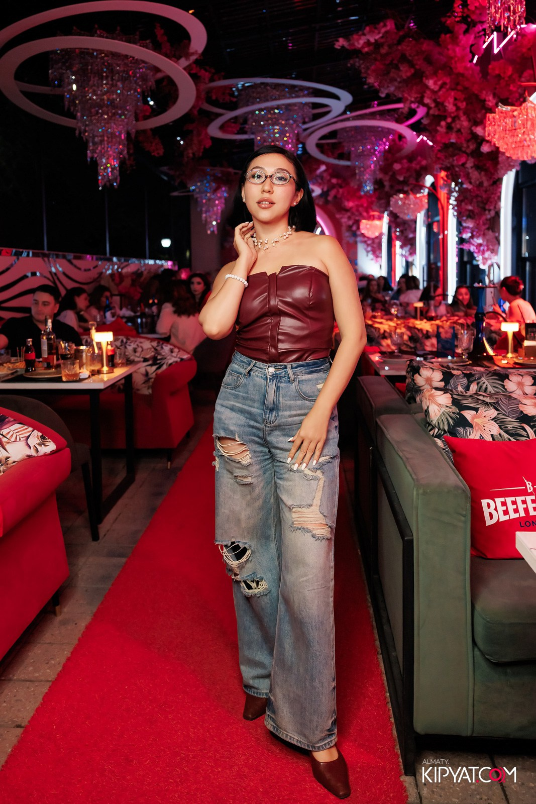 НОДАР РЕВИЯ В «ЗАЯ, НА БИС». КИПЯТКОМ АЛМАТЫ!