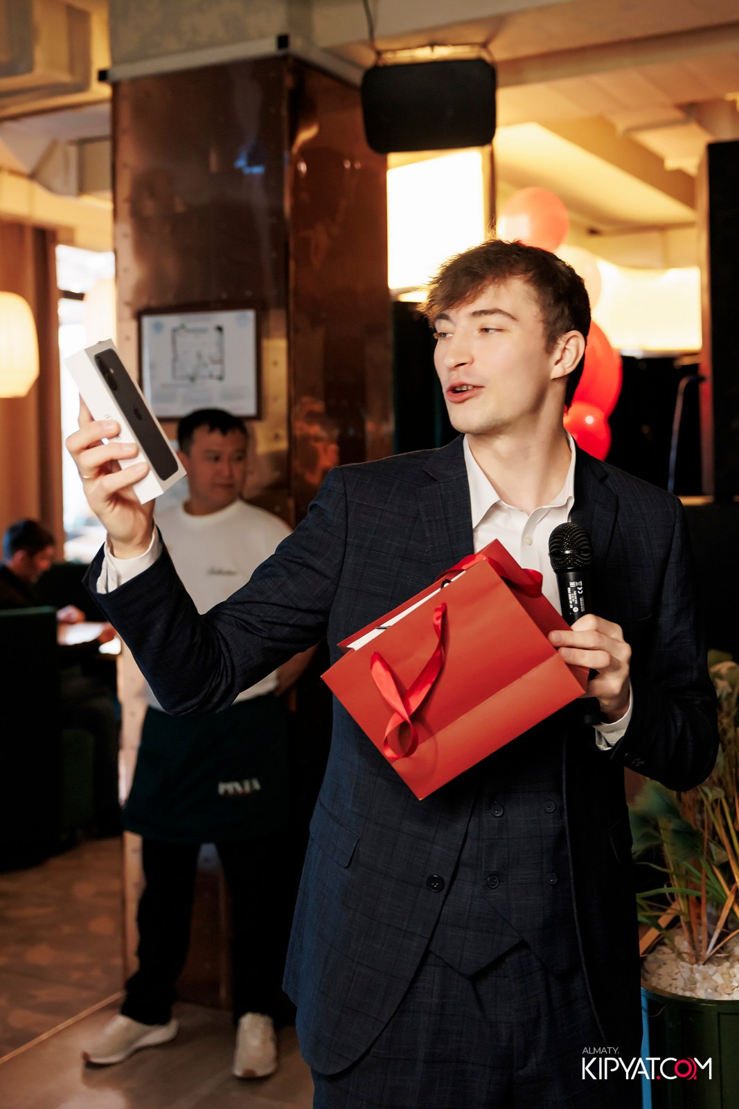 ПИНТА НА СЕЙФУЛЛИНА. КИПЯТКОМ АЛМАТЫ! Фотосъемка мероприятий в Алматы