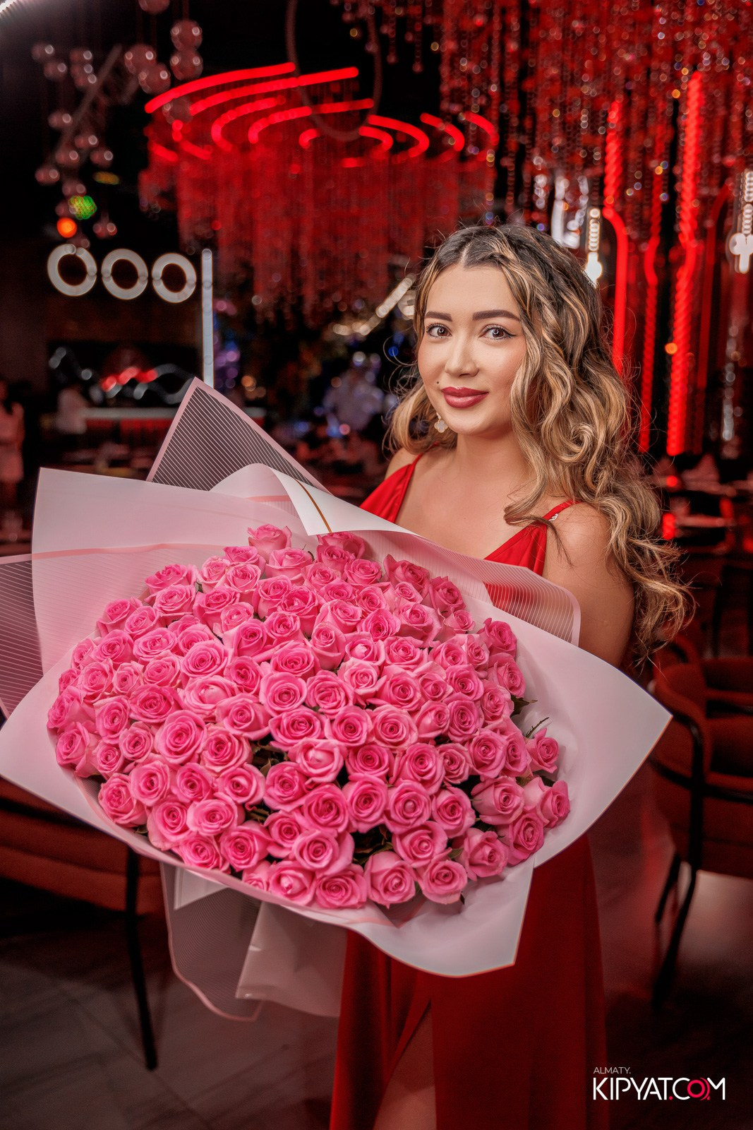 FRIENDS BAR & TERRACE. КИПЯТКОМ АЛМАТЫ!