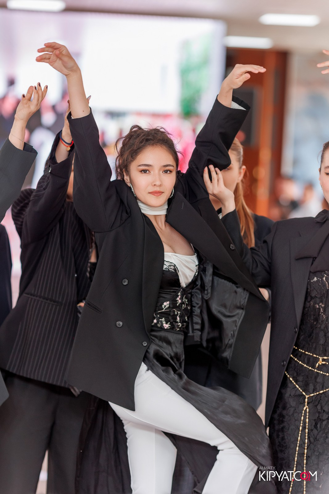 JUNIOR FASHION SHOW. КИПЯТКОМ АЛМАТЫ!