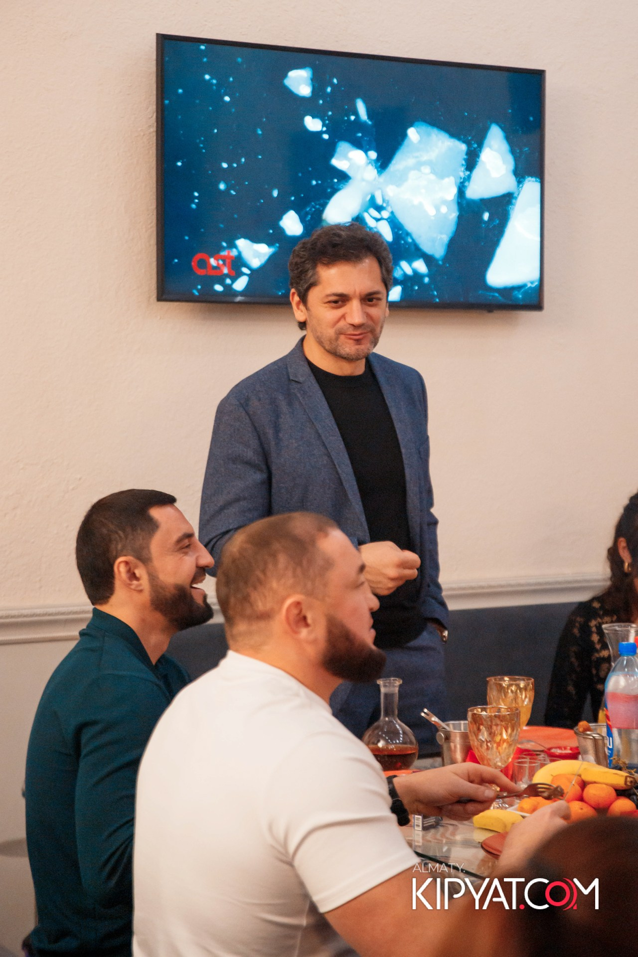 ДЕНЬ РОЖДЕНИЯ КАФЕ ЭСМИРАЛЬДА. КИПЯТКОМ АЛМАТЫ!