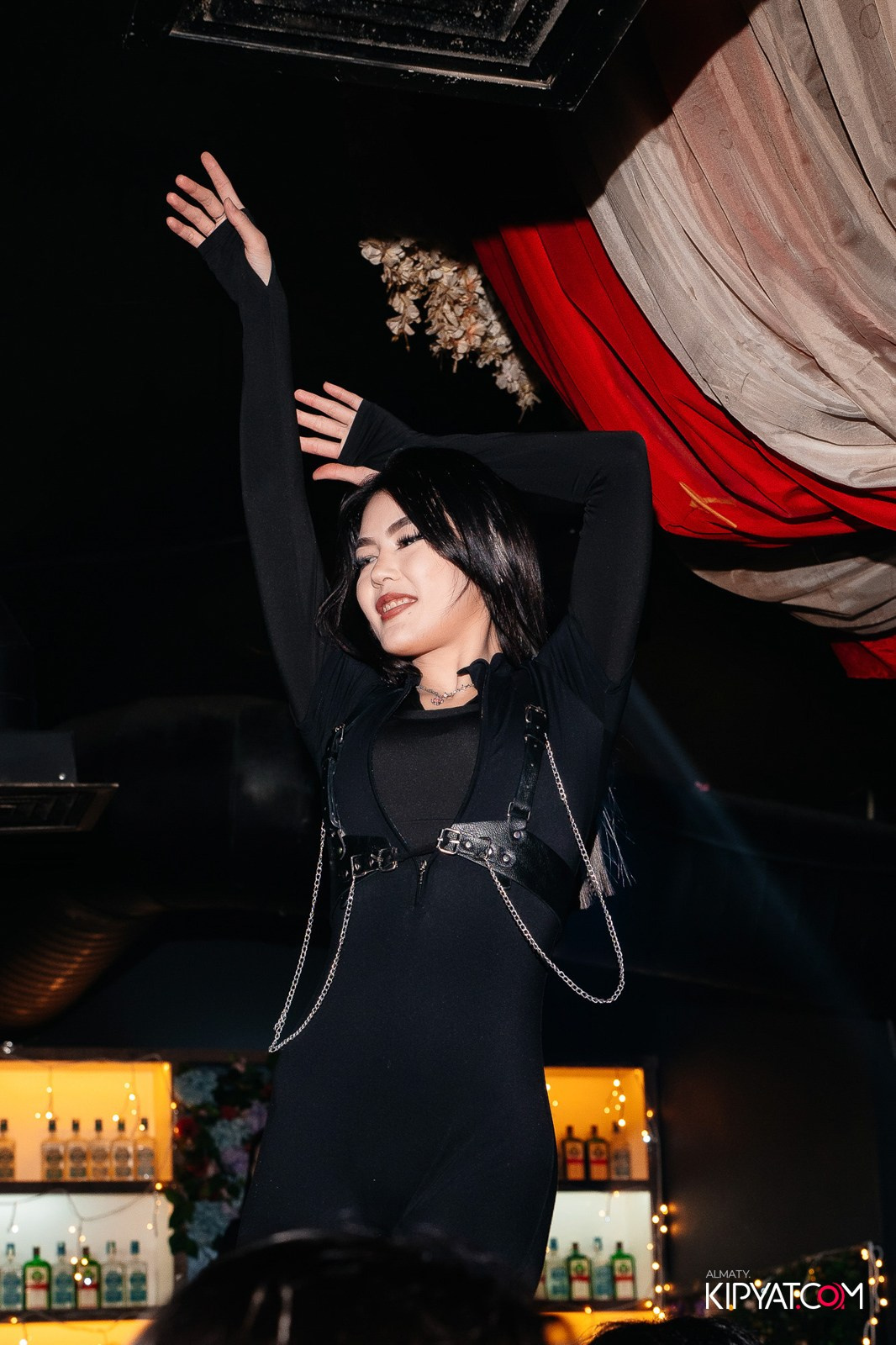 UYAT EMES BAR. КИПЯТКОМ АЛМАТЫ!