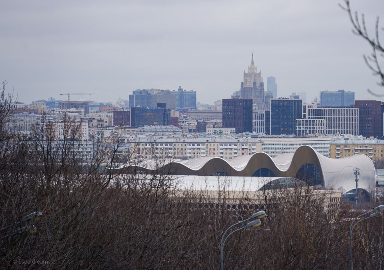 30.11.2024 // Фотоэкскурсия по Воробьевым горам с your_guide_msk. Фотовыставки serebro.gallery, в которых автором можешь стать ты! | Москва