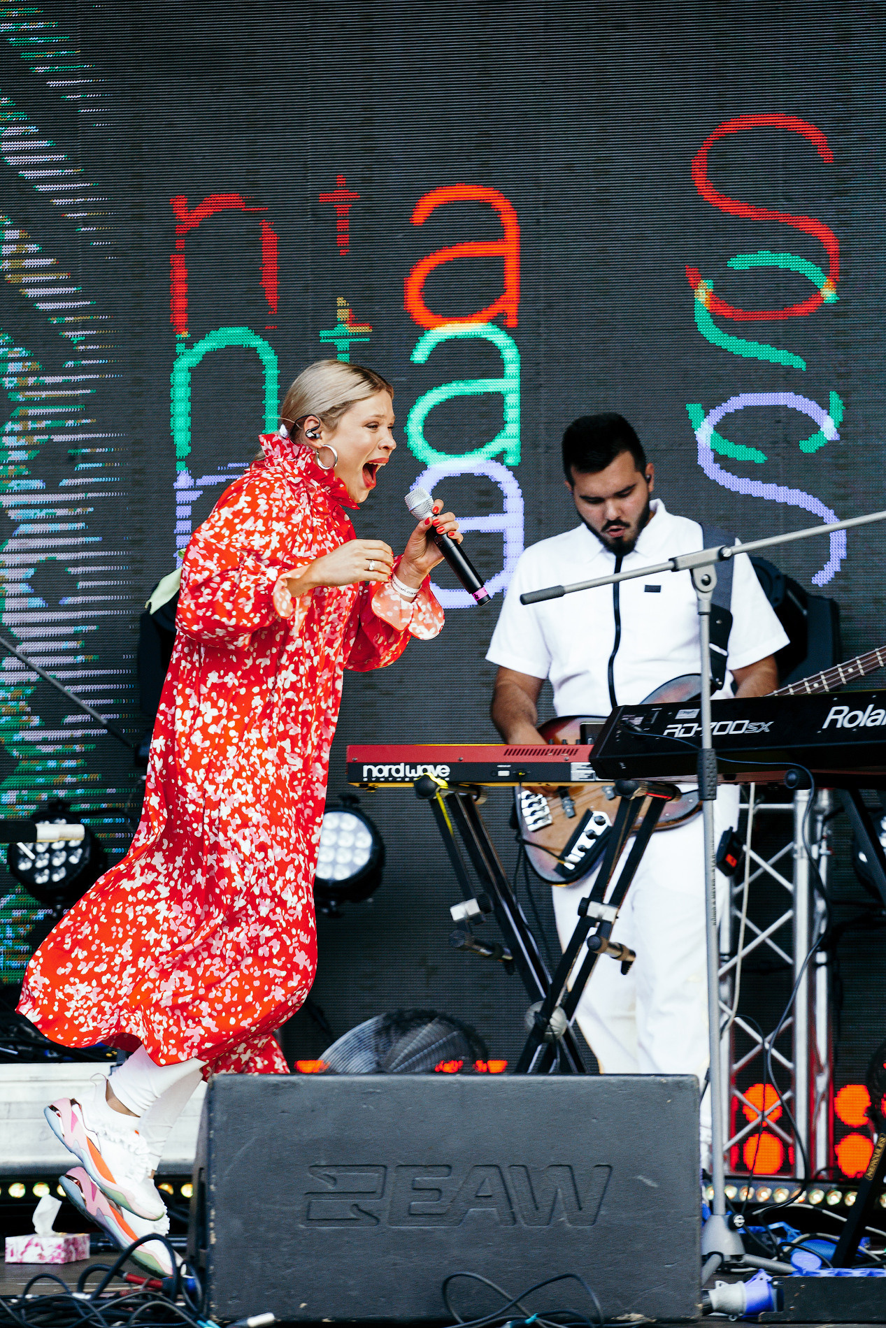 Выступление Тина Кузнецова Zventa Sventana, на фестивале Seasons Project. Фотограф Дмитрий Молчанов | Фотограф Пермь | Фотограф