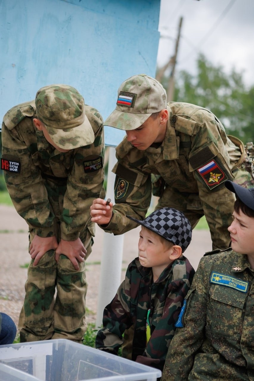 Выпускной альбом, последний звонок. Akhmadeevmedia.ru