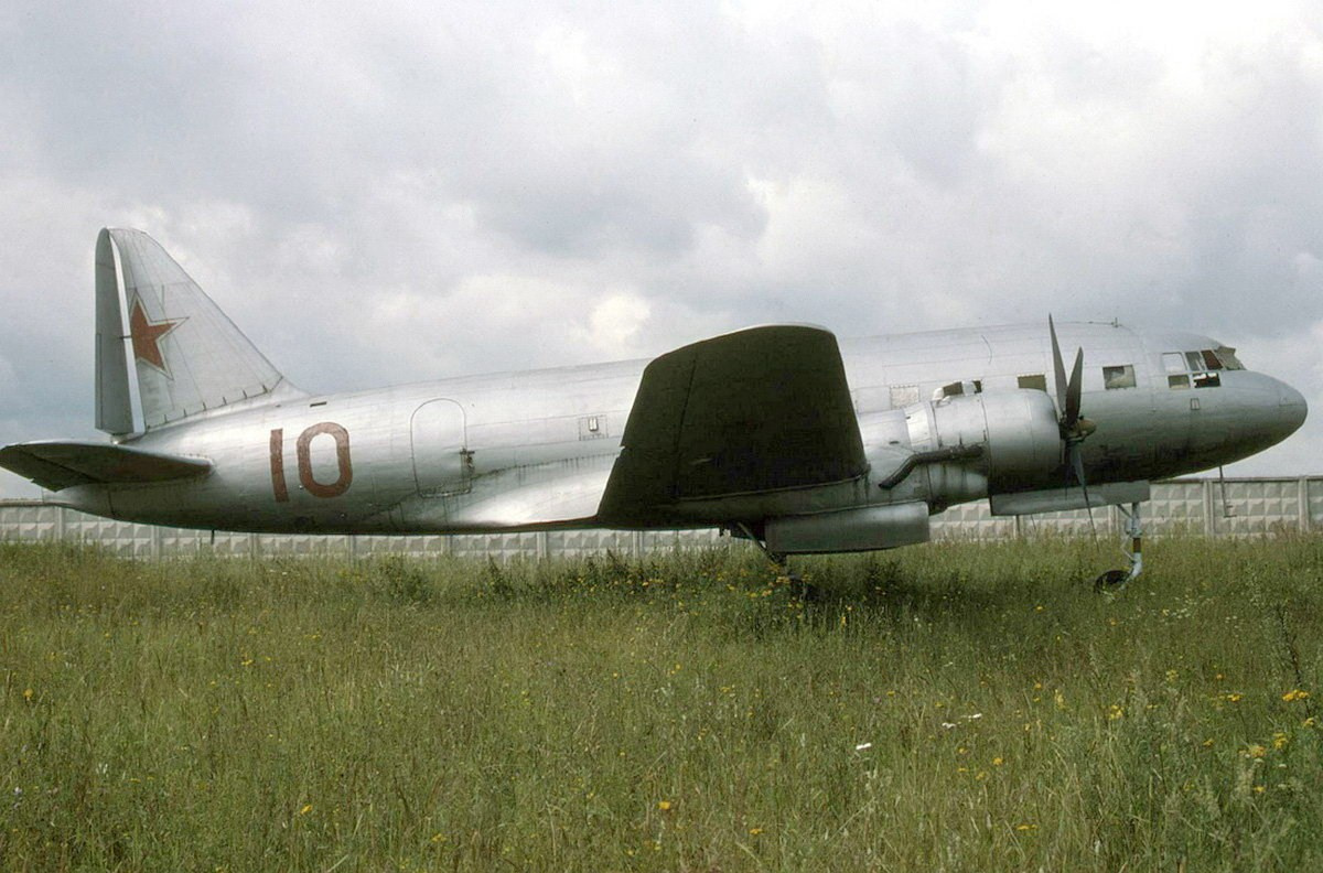Ил-12 (Монино). Фотоальбом показывающий увлекательный мир авиации и мир медведей Андрея Иванова