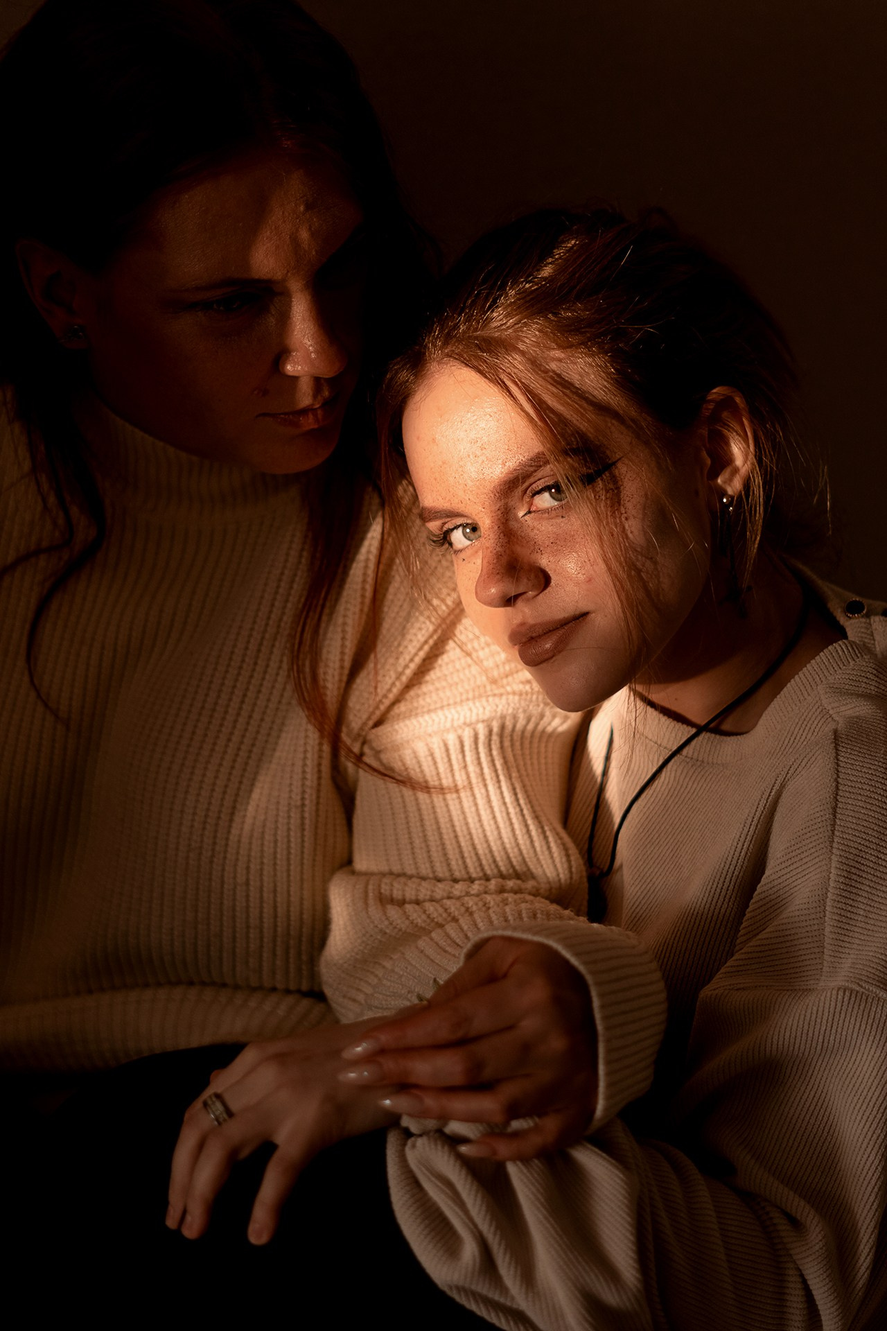 Алена и дочь Злата. Семейный и женский фотограф, контент фотосессия в Екатеринбурге