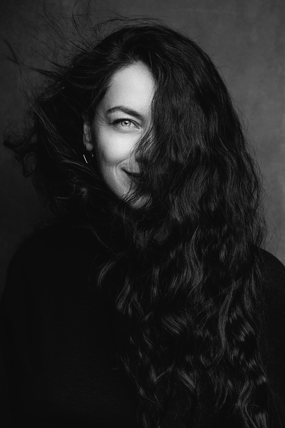 U-ray: Художественный чёрно-белый портрет. U-ray