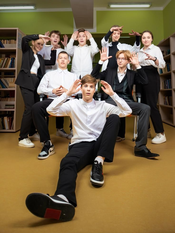 9-11 класс. XPLACEMEDIA — Виньетки в Актобе. Выпускные альбомы в Актобе