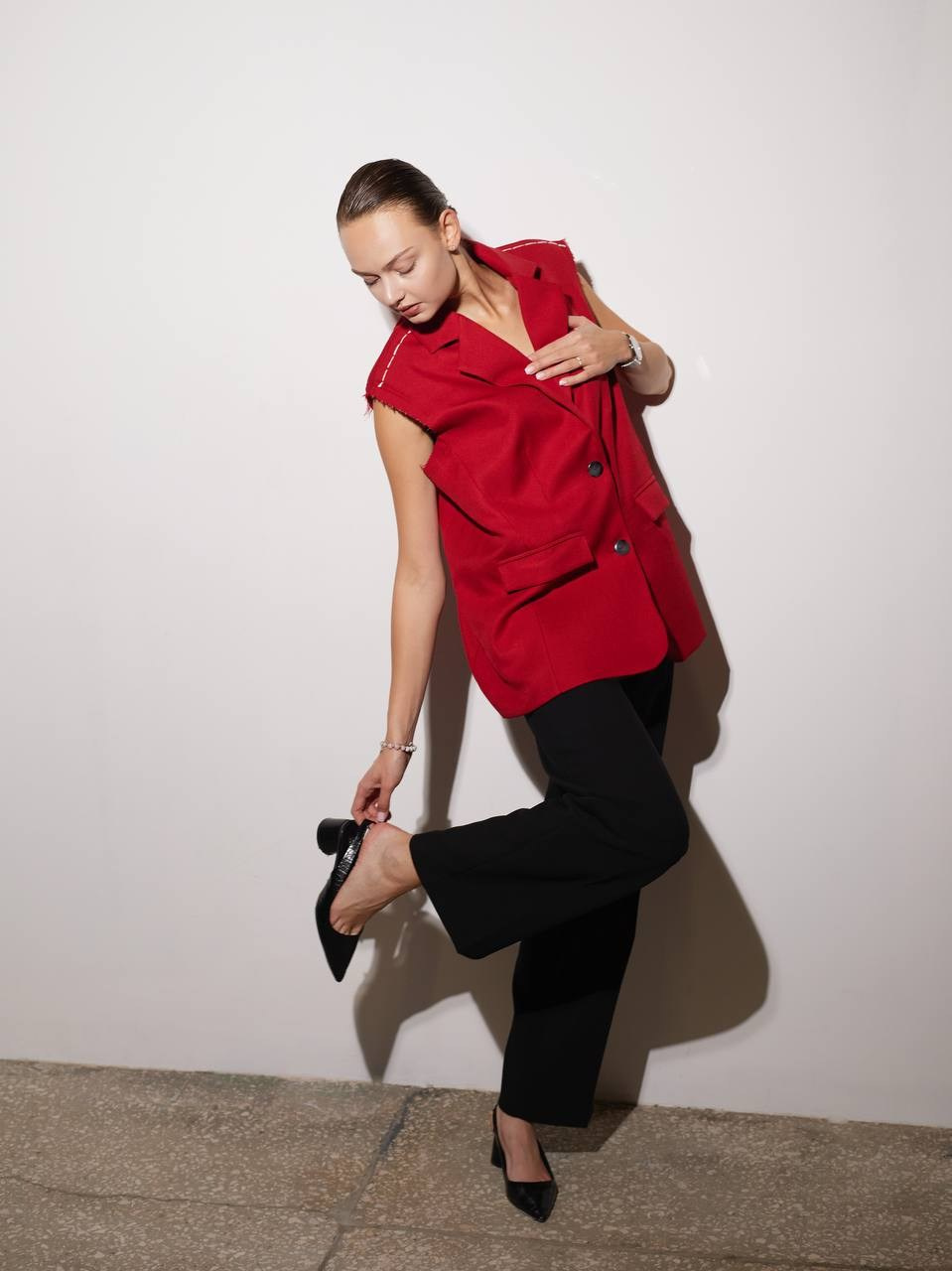 Олеся Е Размер S. Рост 181, Параметры: 86/61/89. LUNAPRO Дом стильных, сборных и индивидуальных съемок для брендов