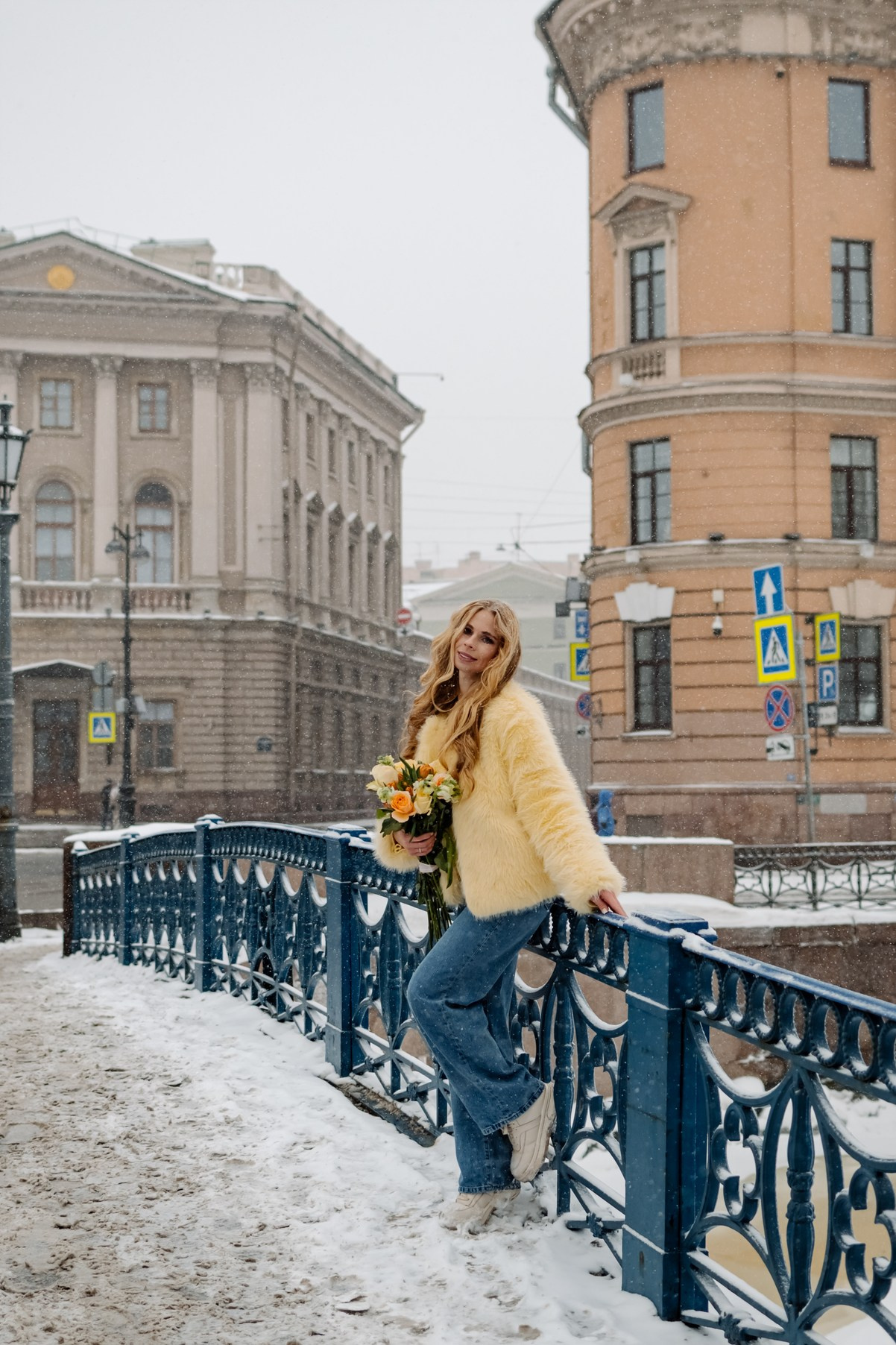 Фотосессия девушки зимой у Исаакиевского собора. Свадебный и семейный фотограф в Санкт-Петербурге (Спб) Елена Худякова
