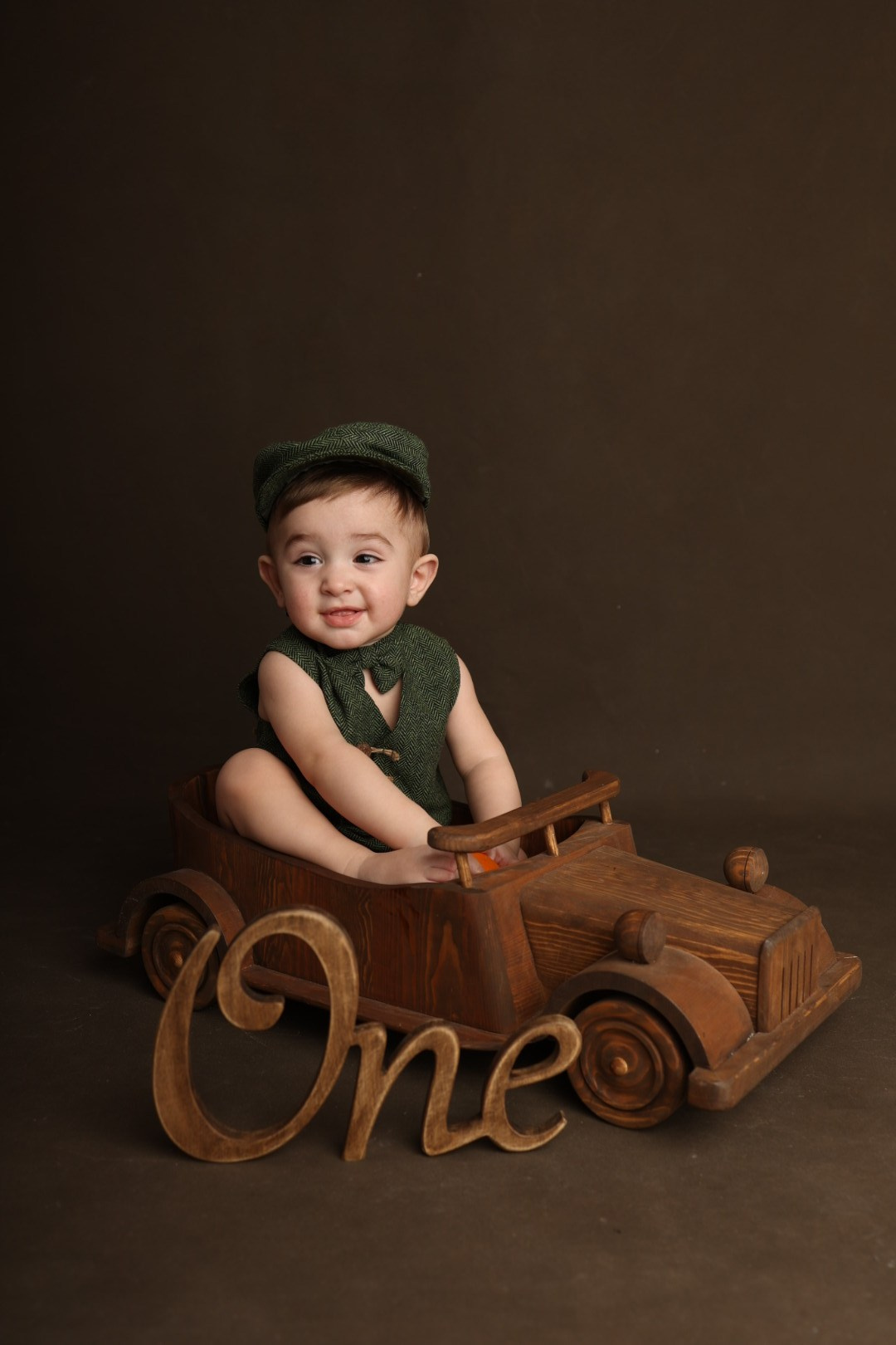 От 9 месяцев  - Фотограф новорожденных: магия детства в каждом снимке. Фотограф новорожденных: волшебные моменты первых дней жизни