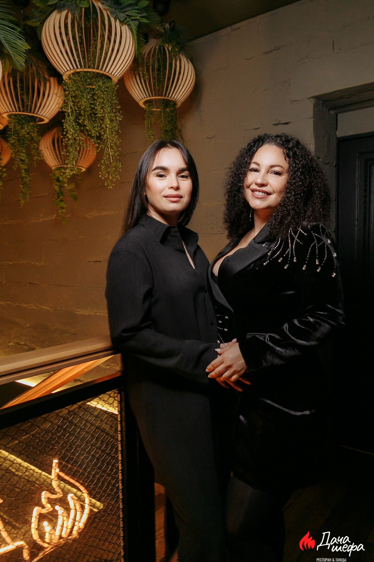 Вечер пятницы в ресторане Дача шефа. Событийный фотограф Максим Бескоровайновнов