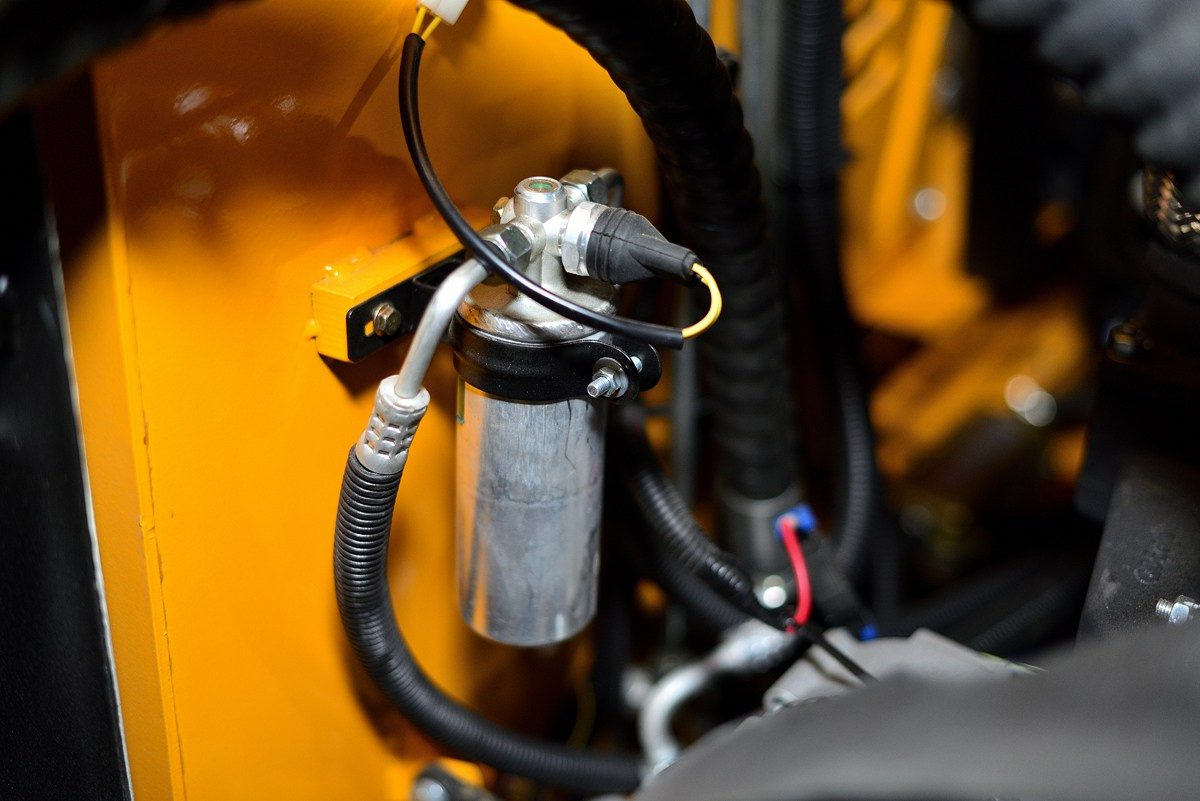 Центр технического обслуживания. Фотограф Сергей Сергеев