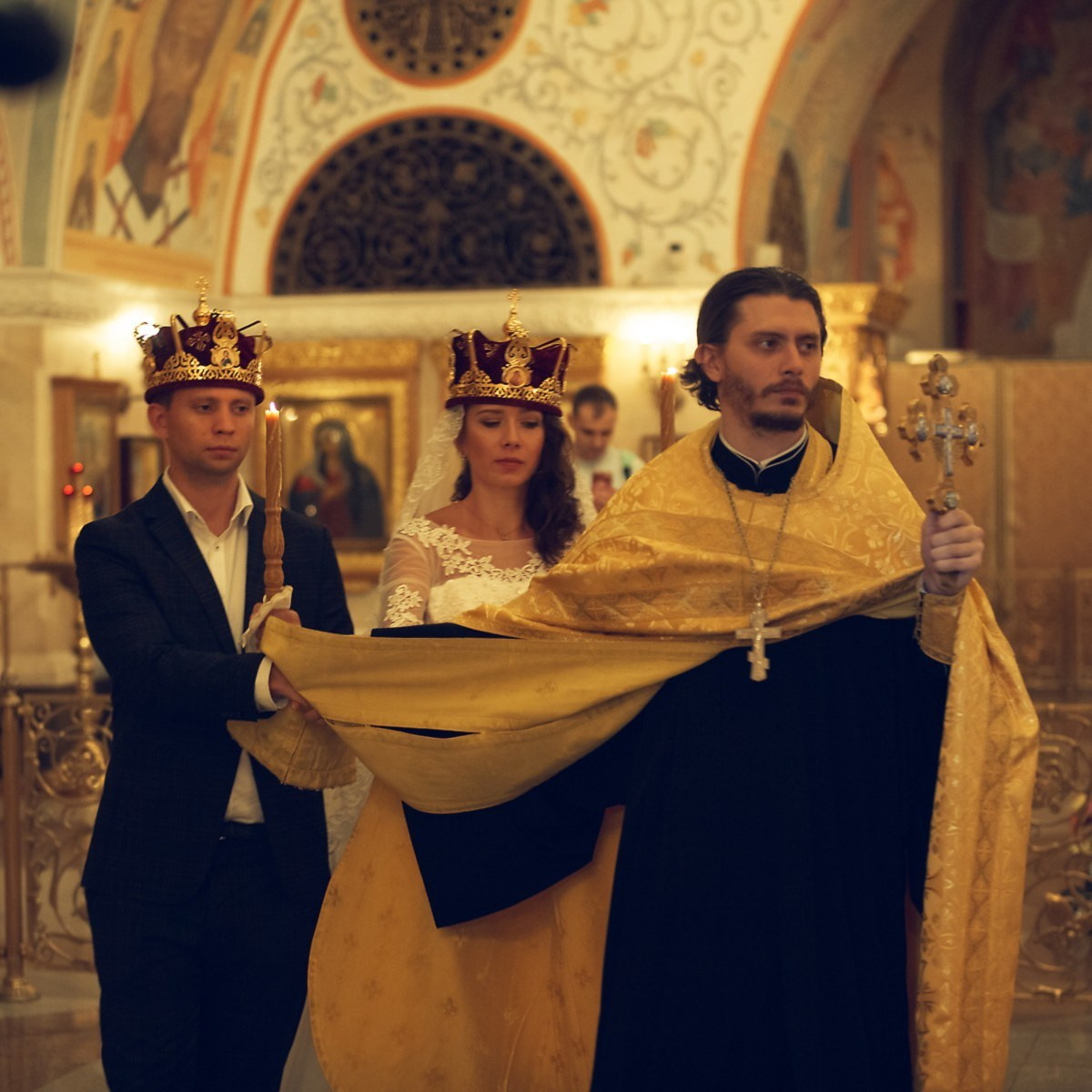 Венчание в главном Храме. Свадебный и репортажный фотограф в Москве и Московской области