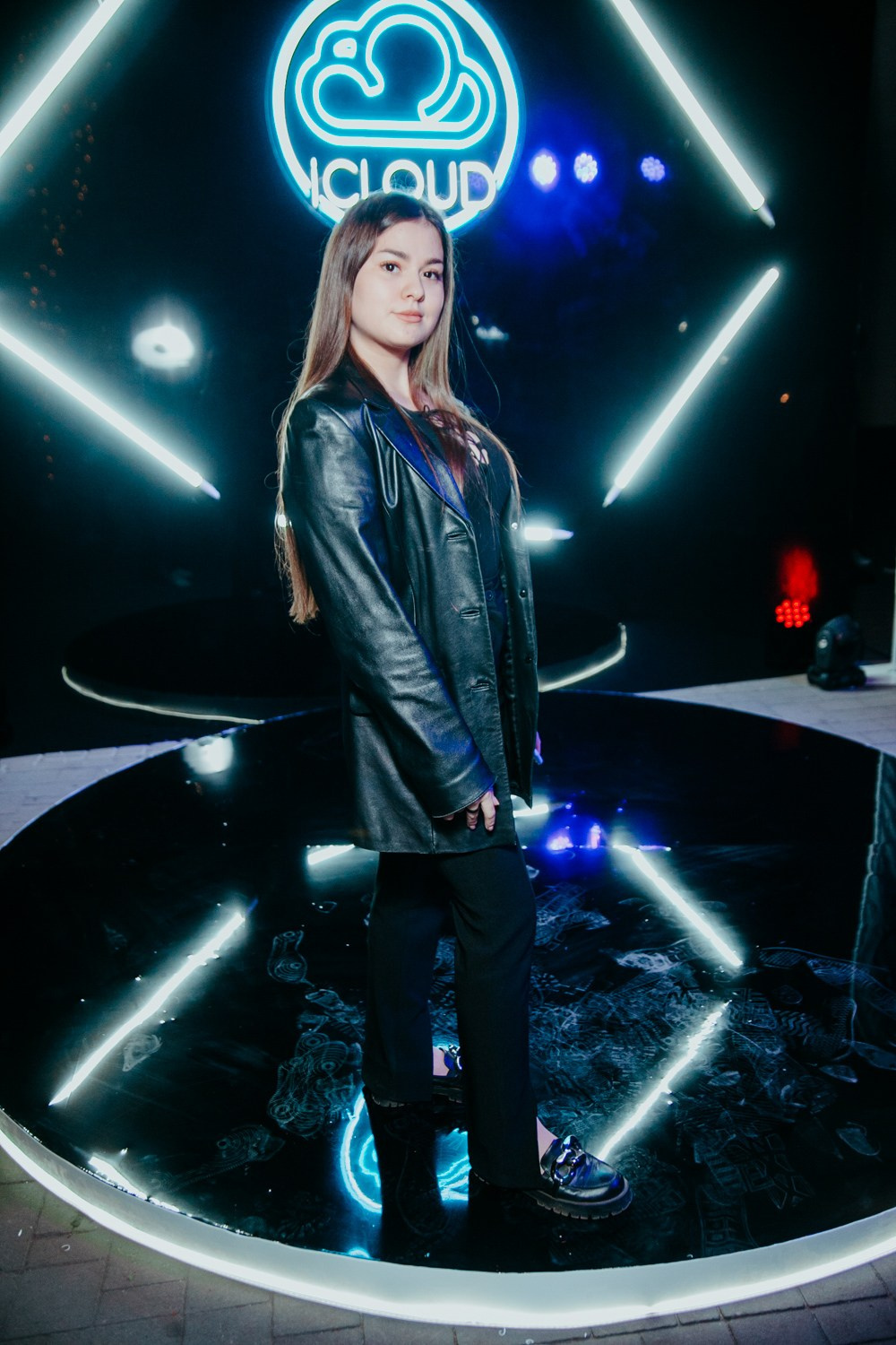 Презентация «Iphone 15». Свадебный и детский фотограф в Волгограде Слава Белов