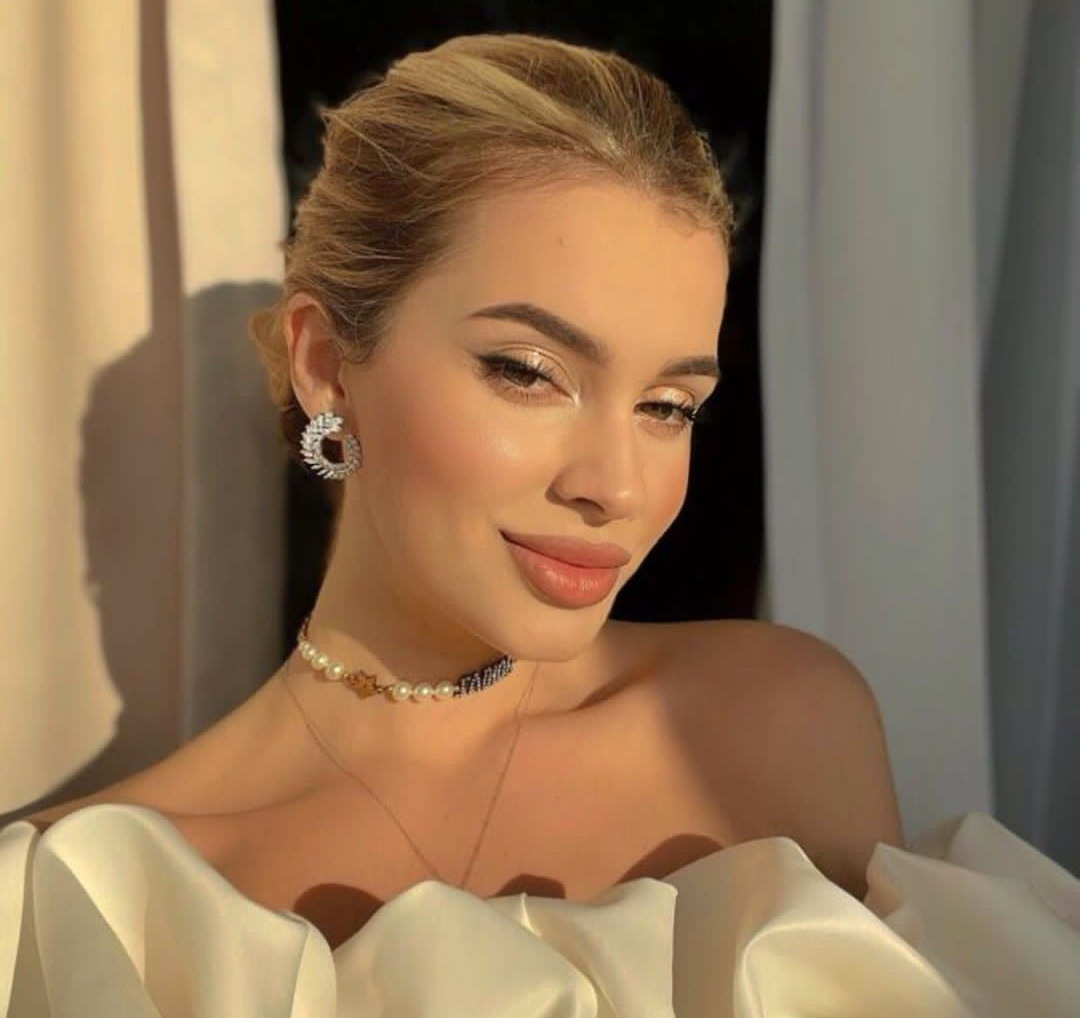 Свадебные и вечерние образы. Прически и макияж. Услуги свадебного стилиста в Москве