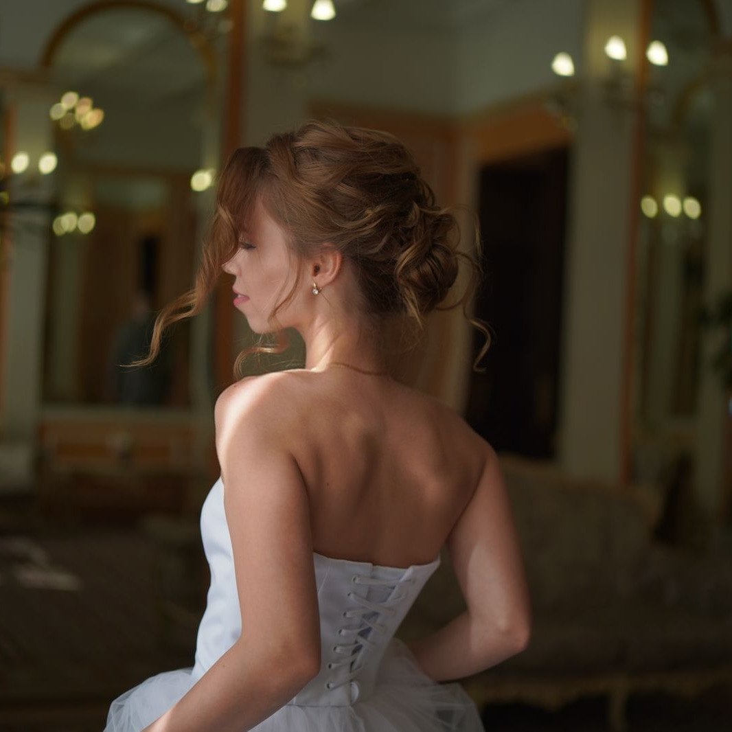 Свадебные и вечерние образы. Прически и макияж. Услуги свадебного стилиста в Москве