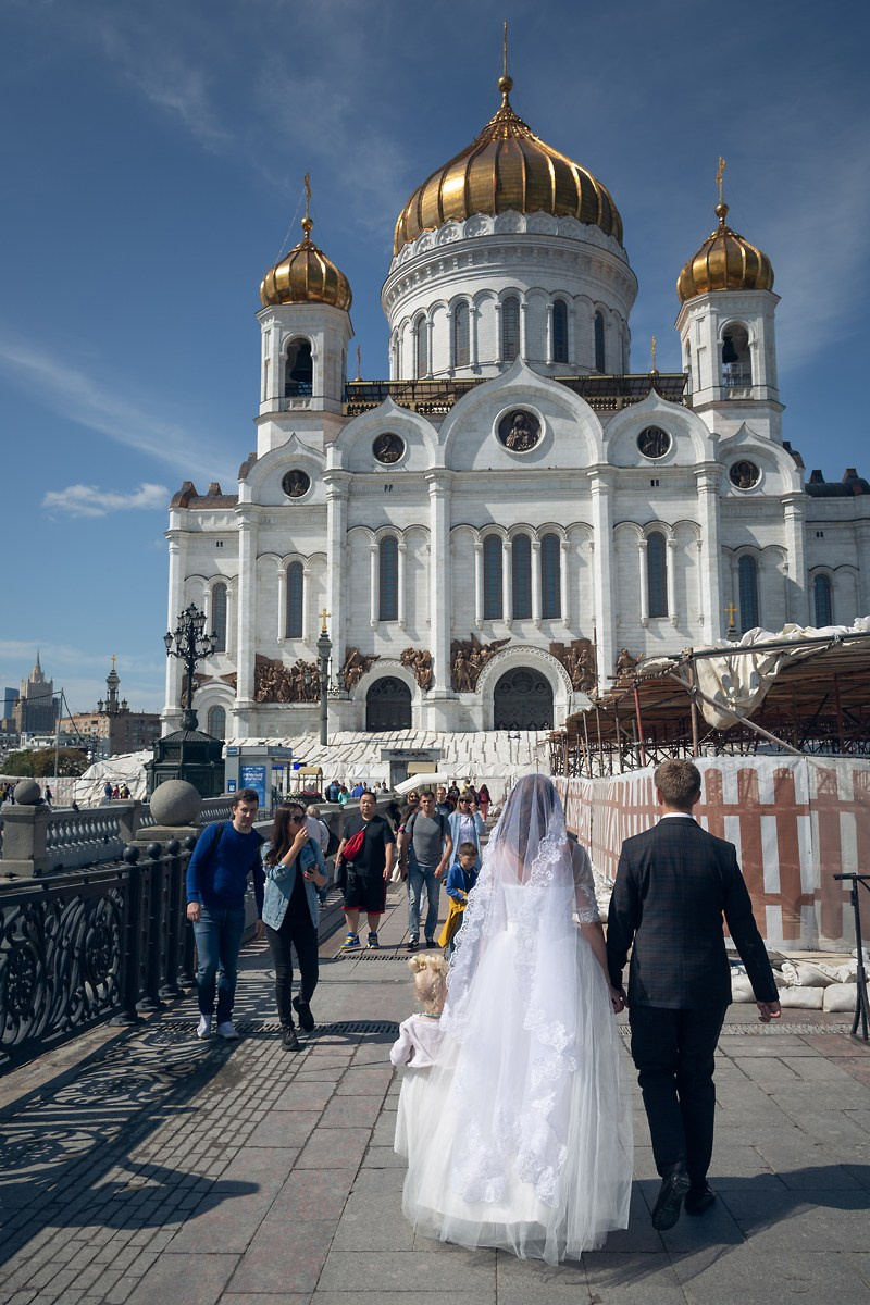 Венчание в главном Храме. Свадебный и репортажный фотограф в Москве и Московской области