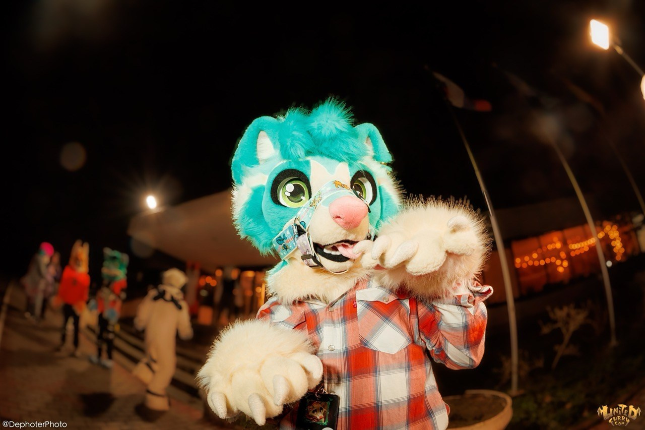 United Furry Convention 2026. Различные мероприятия и просто фотографии людей