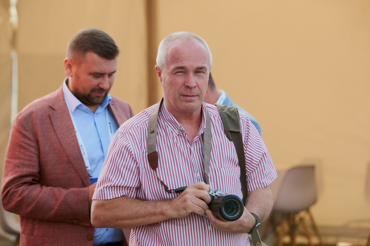 Репортаж для VIP зоны КПД Газстрой: выступление Родиона и Олега Газмановых. Репортажный и женский фотограф в Новосибирске