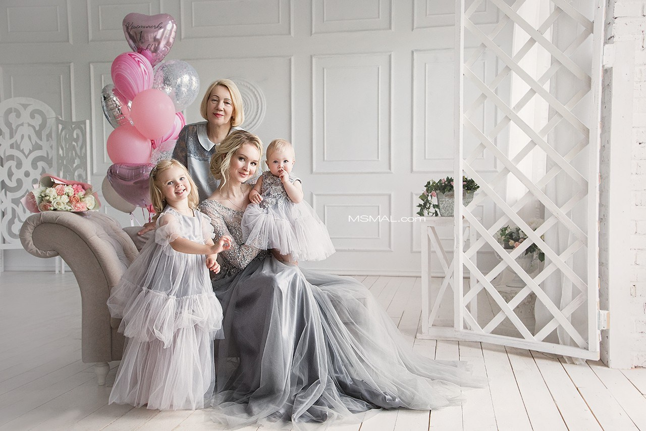 фотосессия дня рождения ребенка, фотосъемка в красивых платьях, фотосессия в фотостудии