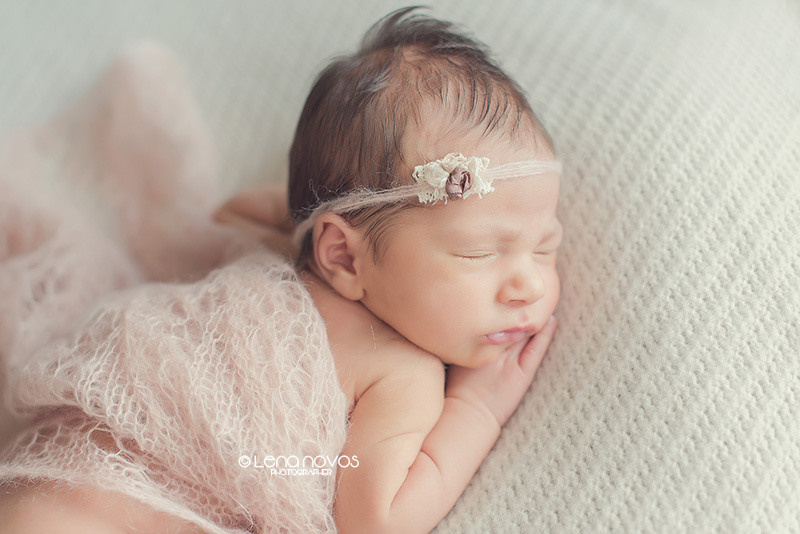 Малышка Агата, 15 дней. Детский и семейный фотограф Елена Новоселова в г. Владивосток