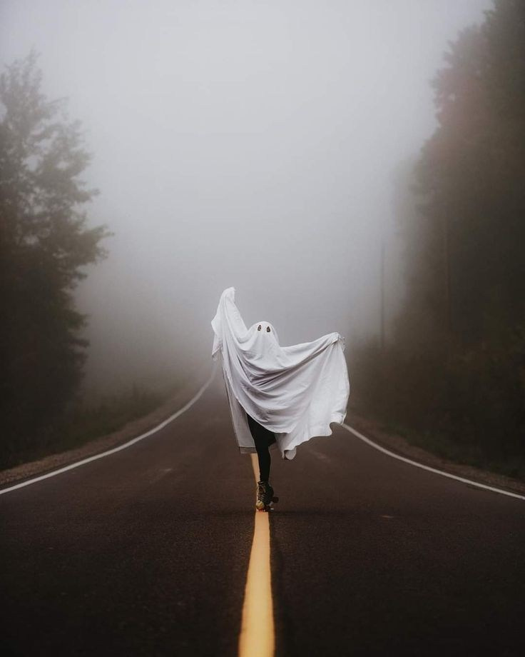 Съемка в образе призрака. Портретный фотограф из Москвы Комбар Елизавета