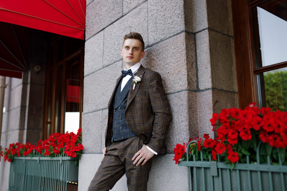 Свадебная фотосессия на Невском. Свадебный фотограф СПБ