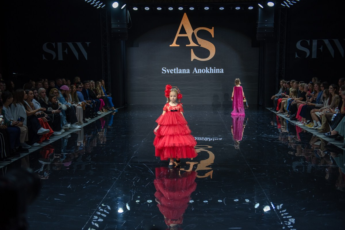 SochiFashionWeek2024 дизайнер Анохина Светлана. Семейный и коммерческий фотограф в Сочи Александр Бодунов