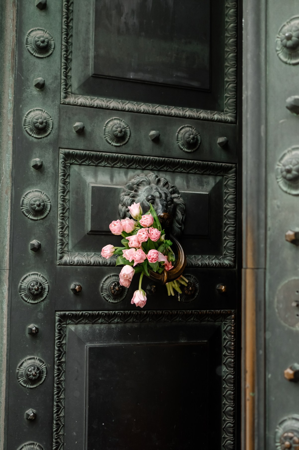 Юля с тюльпанами. Свадебный и сеейный фотограф в Санкт-Петербурге Елена Худякова