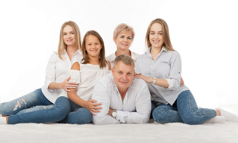 Семейная фотосессия. Фотостудия Алматы. Фотосъемка Алматы. Фотосессия Алматы. Фотокурсы. Обучение фотографии. Аренда студии